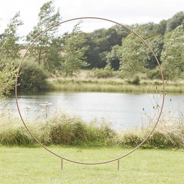 Our copper round wedding arch will create the perfect backdrop and a stunning focal point at your wedding. This decorative round arch measures 2m (W) x 2m (H)