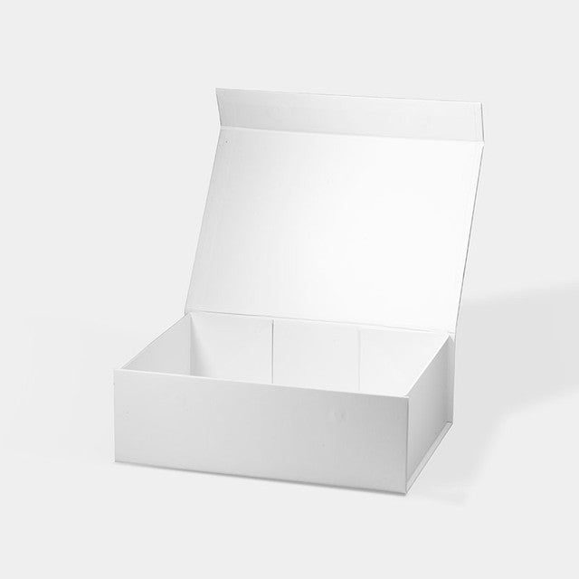 BOX: MEDIUM WHITE MAGNETIC GIFT BOX WITH RIBBON (PACK OF 10)